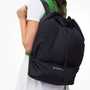 Beyond Yoga Black Lightweight Convertible Backpack/Tote